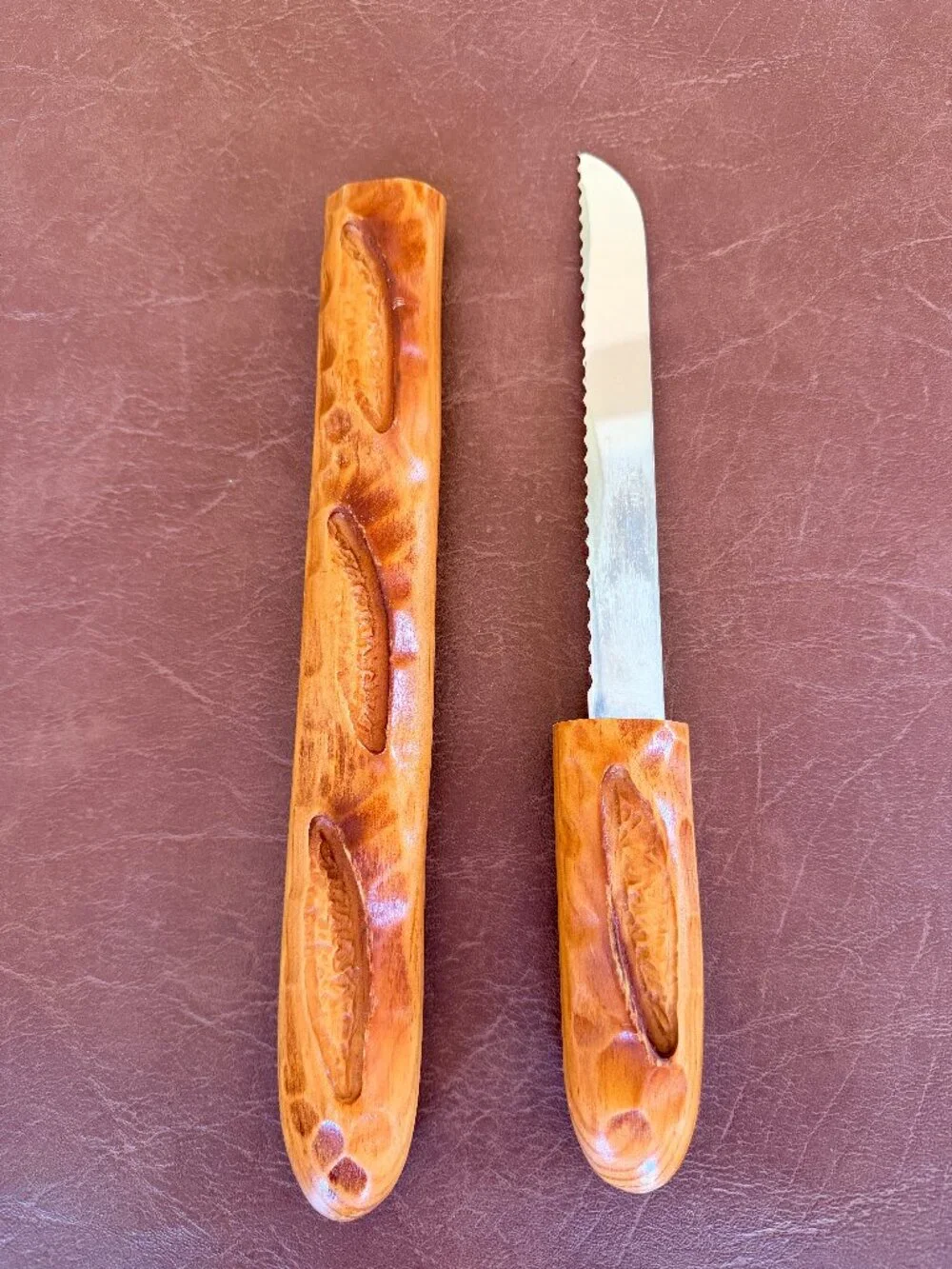 Cuzin Vintage Wooden French Serrated Bread Knife